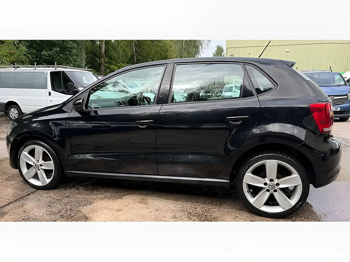 Used 2013 Volkswagen Polo Sel Black - Interior and Exterior details 11