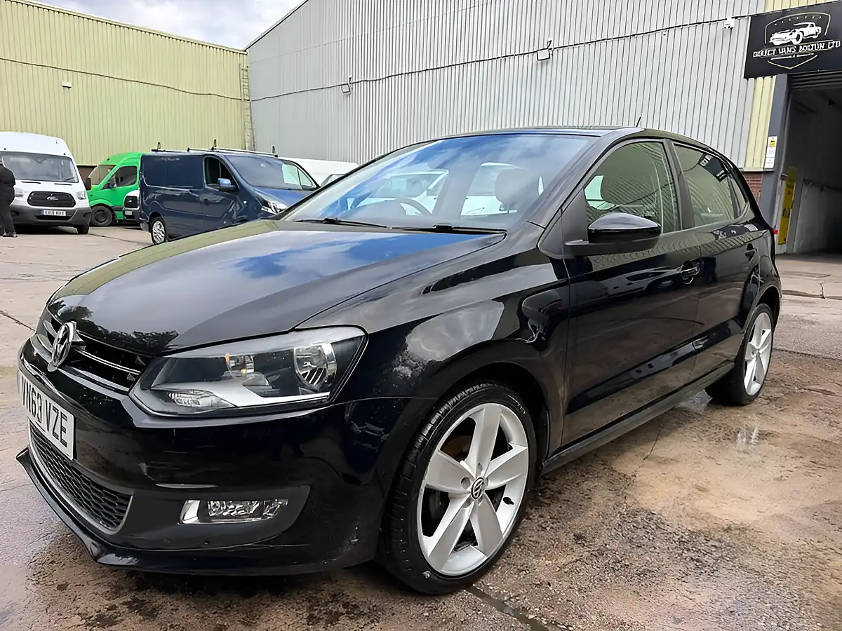 Used 2013 Volkswagen Polo Sel Black - Interior and Exterior details 12