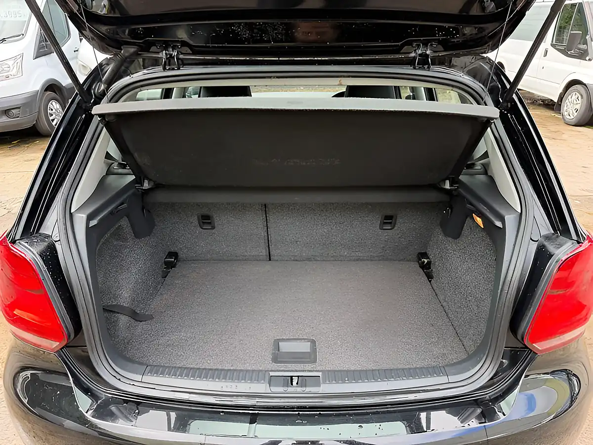 Used 2013 Volkswagen Polo Sel Black - Interior and Exterior details 14