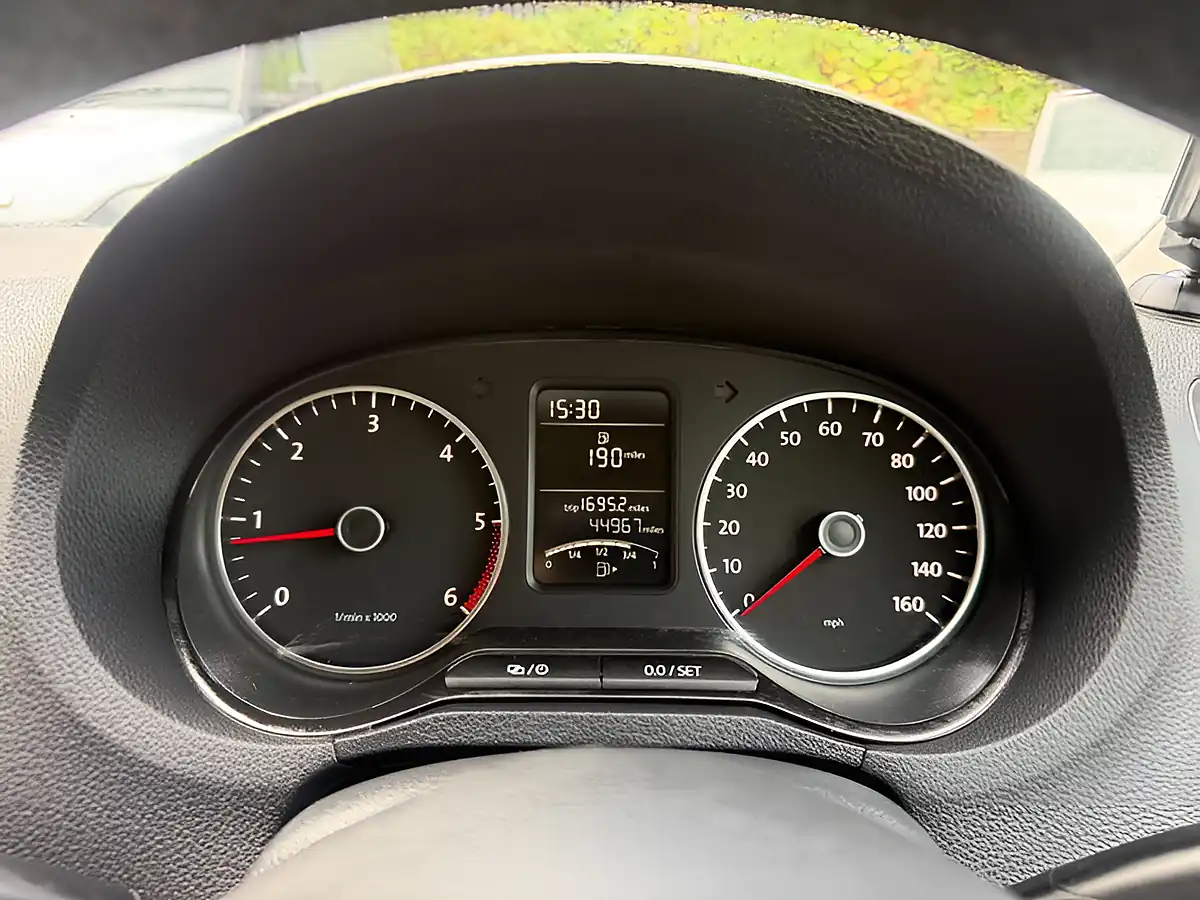 Used 2013 Volkswagen Polo Sel Black - Interior and Exterior details 15