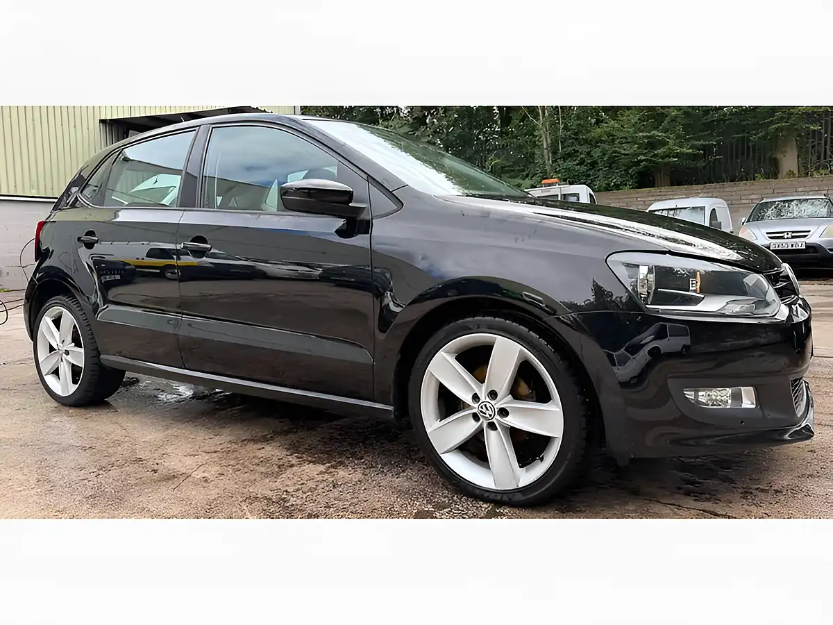 Used 2013 Volkswagen Polo Sel Black - Interior and Exterior details 2