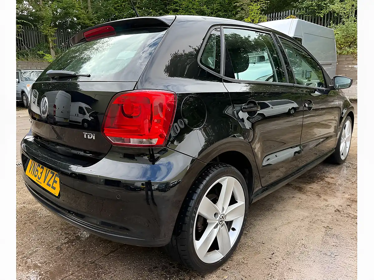 Used 2013 Volkswagen Polo Sel Black - Interior and Exterior details 8
