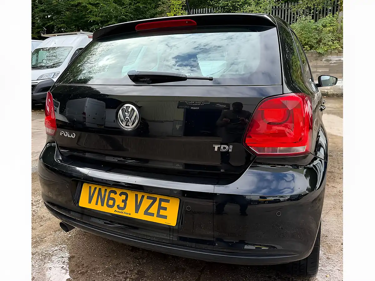 Used 2013 Volkswagen Polo Sel Black - Interior and Exterior details 9