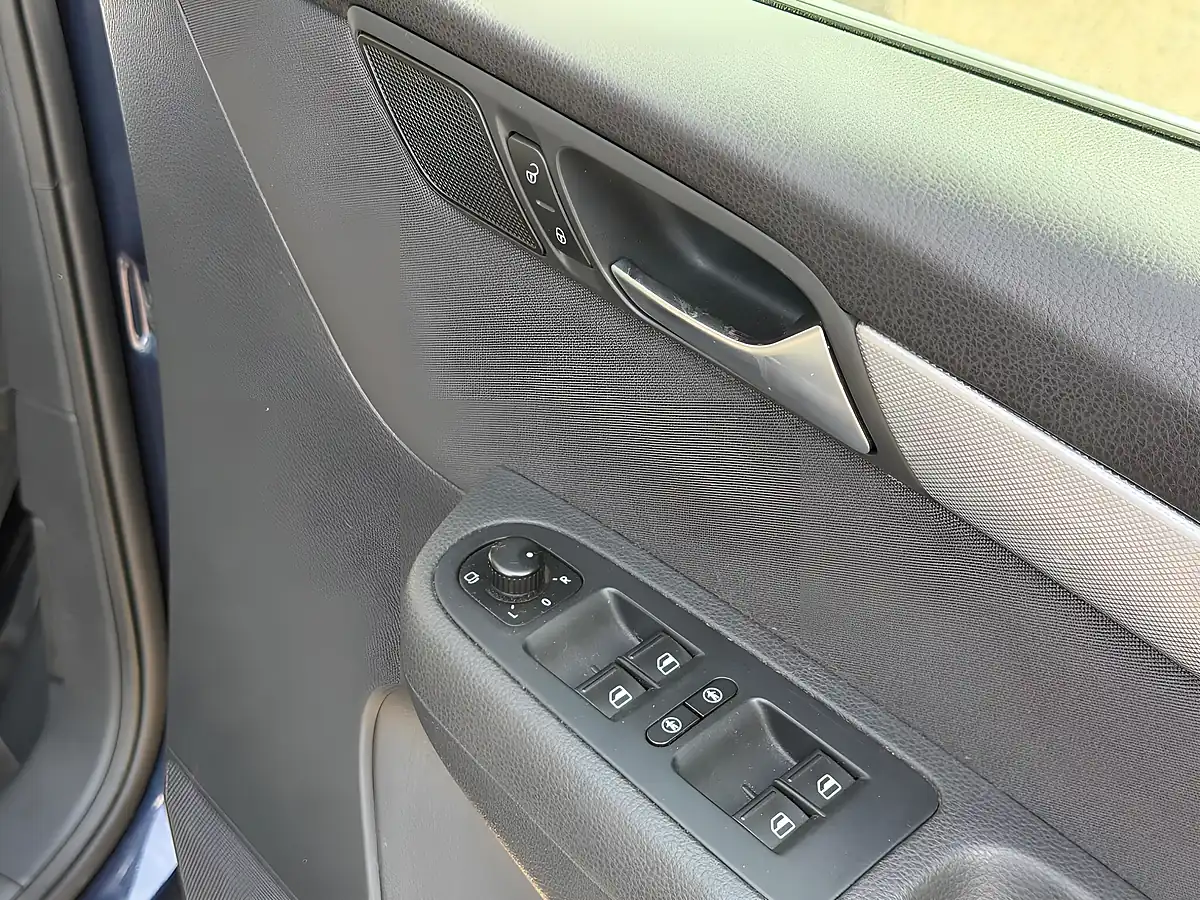 Used 2013 Volkswagen Sharan Se Blue - Interior and Exterior details 11
