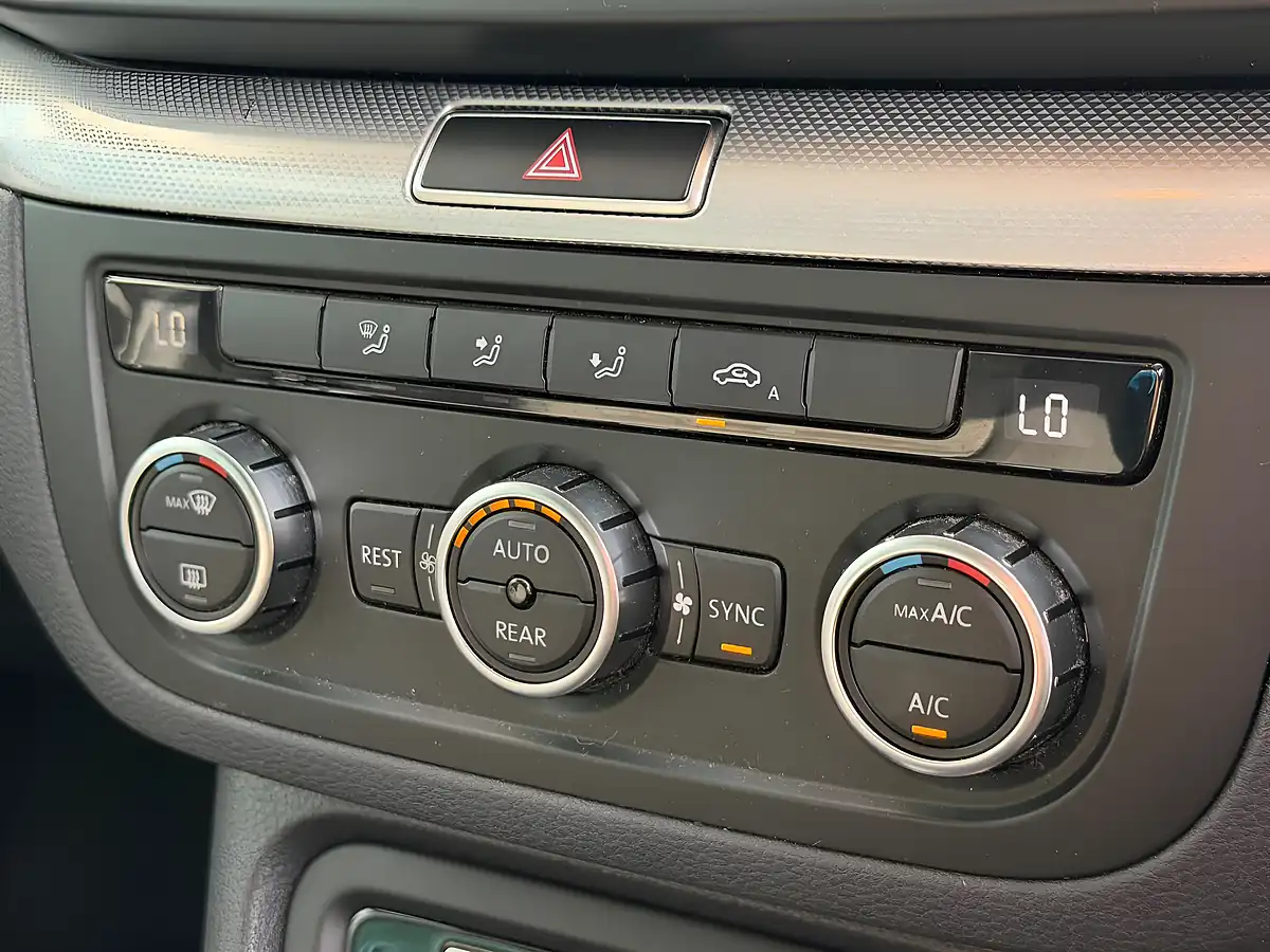 Used 2013 Volkswagen Sharan Se Blue - Interior and Exterior details 13