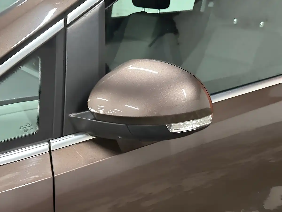 Used 2013 Volkswagen Sharan Se Brown - Interior and Exterior details 14
