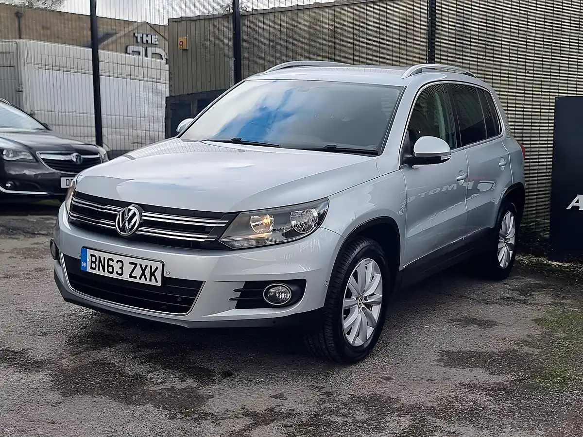 Used 2013 Volkswagen Tiguan Bluemotion Tech Match Silver - Interior and Exterior details 3