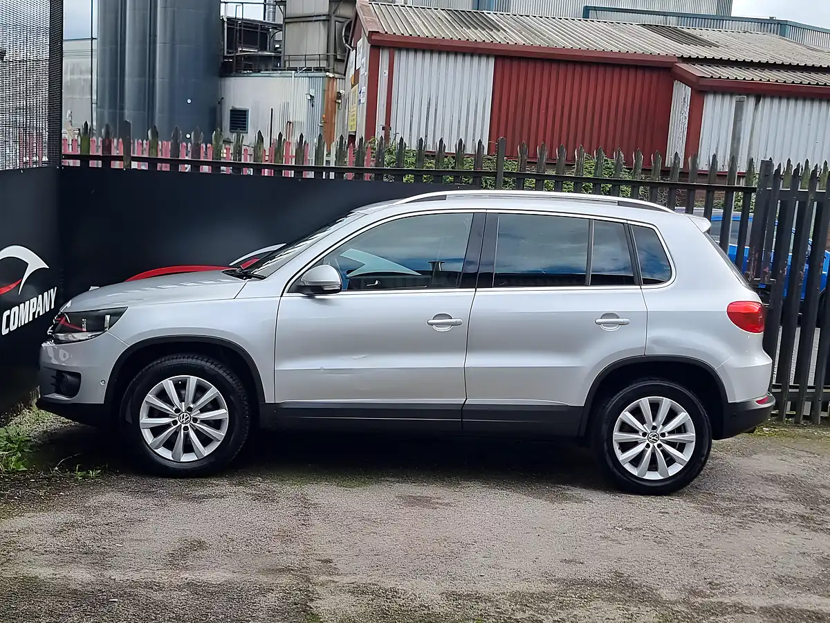Used 2013 Volkswagen Tiguan Bluemotion Tech Match Silver - Interior and Exterior details 4