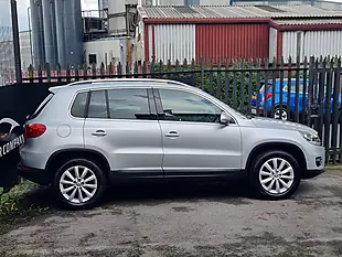 Used 2013 Volkswagen Tiguan Bluemotion Tech Match Silver - Interior and Exterior details 5