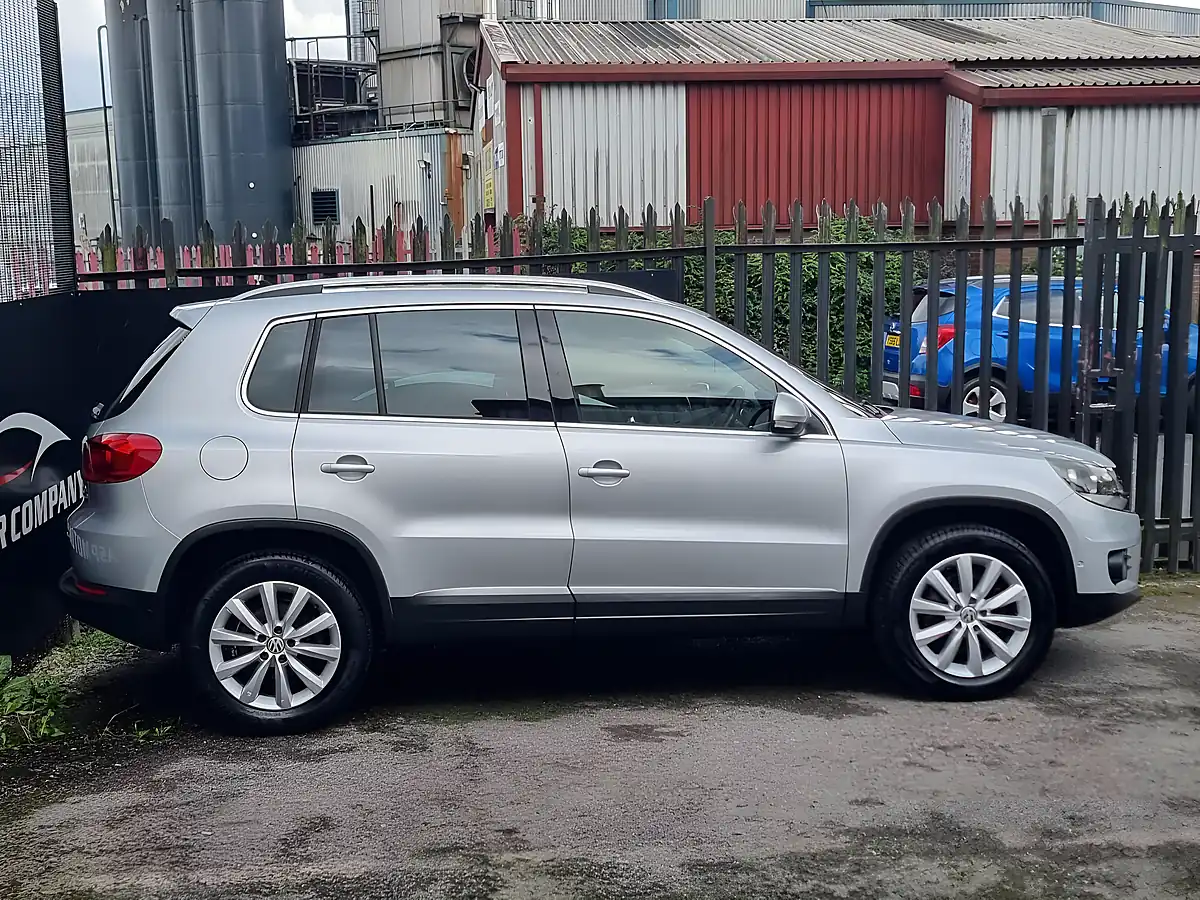Used 2013 Volkswagen Tiguan Bluemotion Tech Match Silver - Interior and Exterior details 5