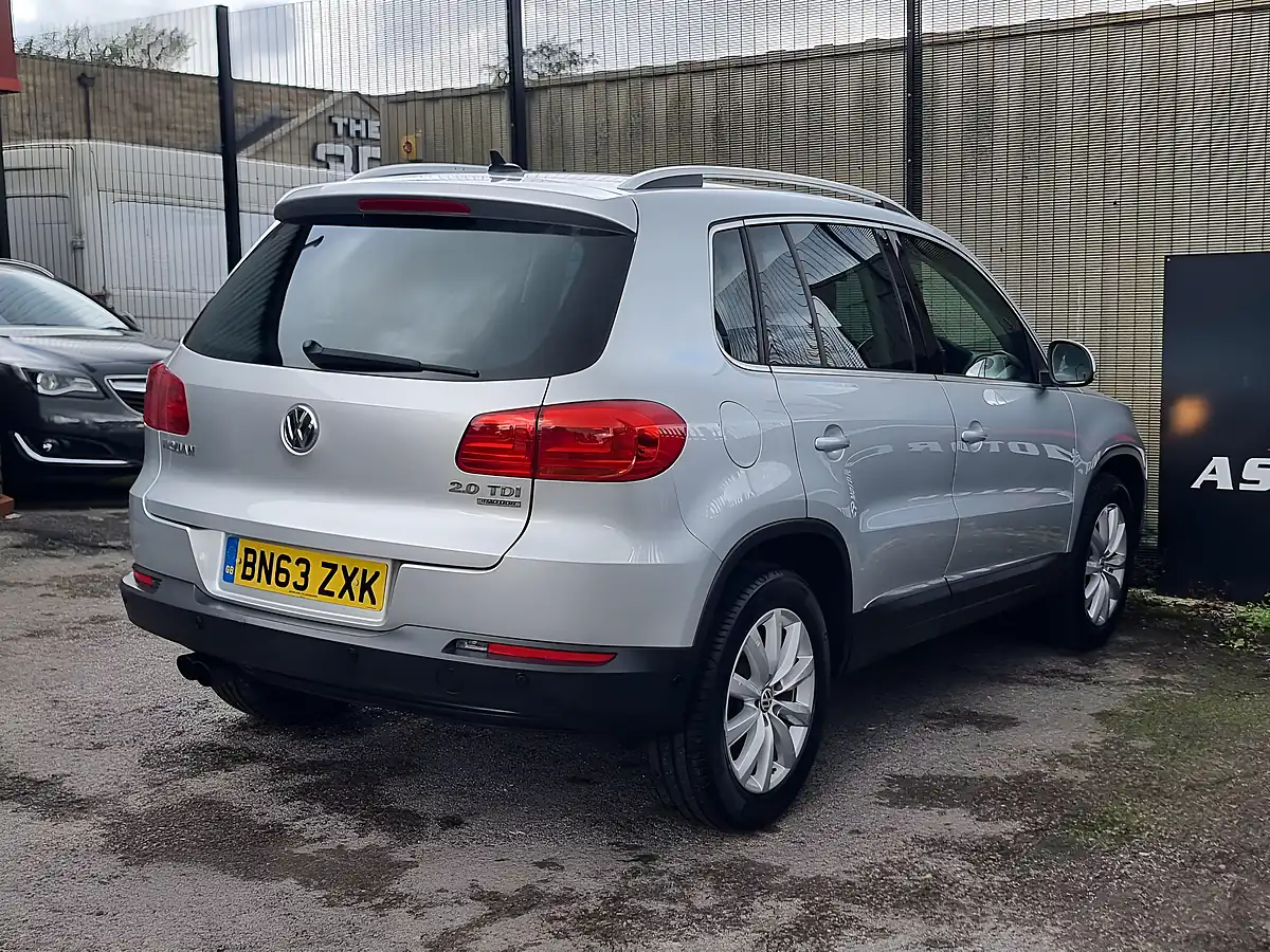 Used 2013 Volkswagen Tiguan Bluemotion Tech Match Silver - Interior and Exterior details 8