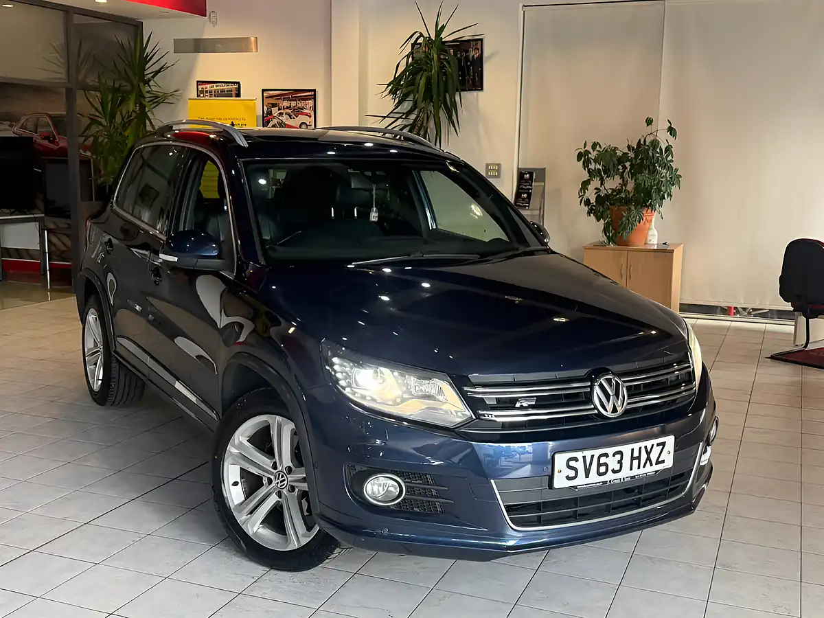 Used 2013 Volkswagen Tiguan Bluemotion Tech R-Line Blue - Front View