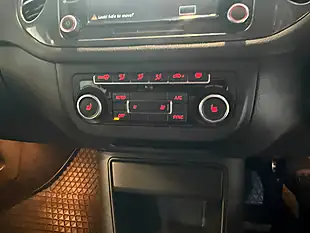 Used 2013 Volkswagen Tiguan Bluemotion Tech R-Line Blue - Interior and Exterior details 18