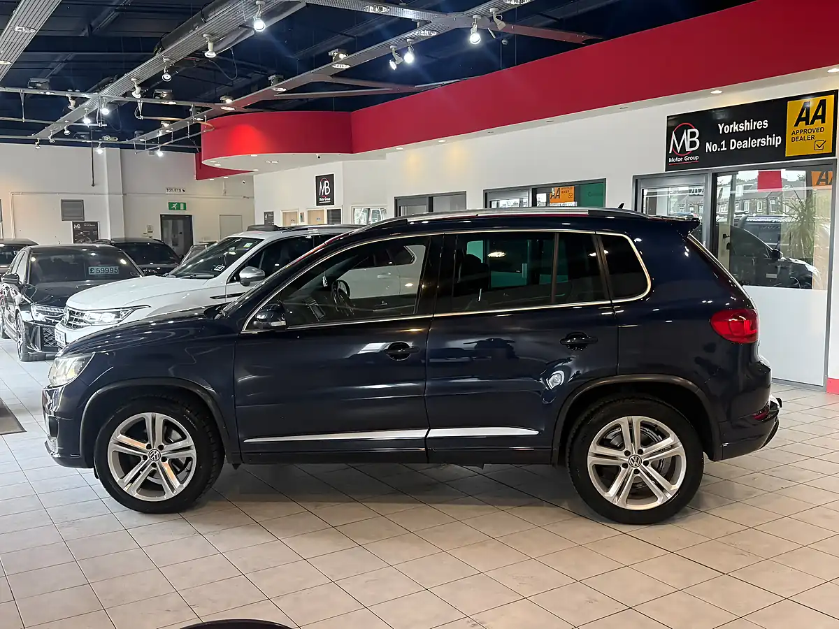 Used 2013 Volkswagen Tiguan Bluemotion Tech R-Line Blue - Interior and Exterior details 5