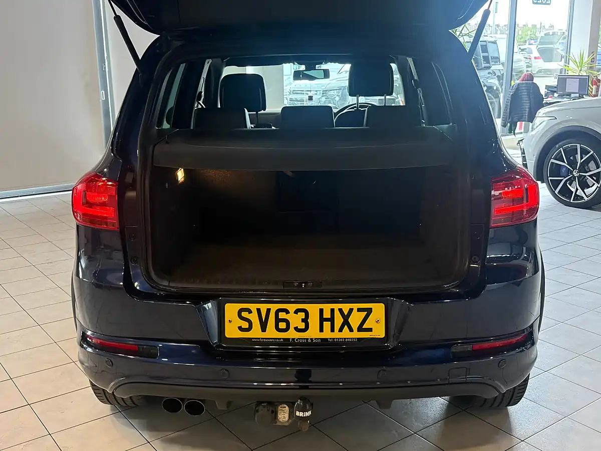 Used 2013 Volkswagen Tiguan Bluemotion Tech R-Line Blue - Interior and Exterior details 8