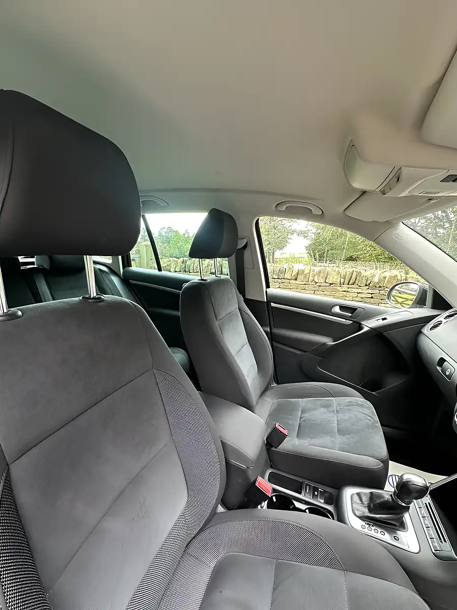 Used 2013 Volkswagen Tiguan Bluemotion Tech Se Black - Interior and Exterior details 12