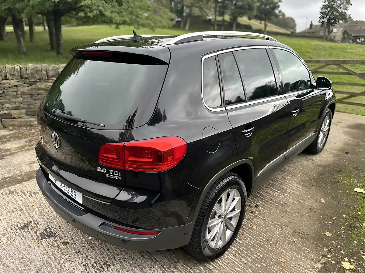 Used 2013 Volkswagen Tiguan Bluemotion Tech Se Black - Interior and Exterior details 16