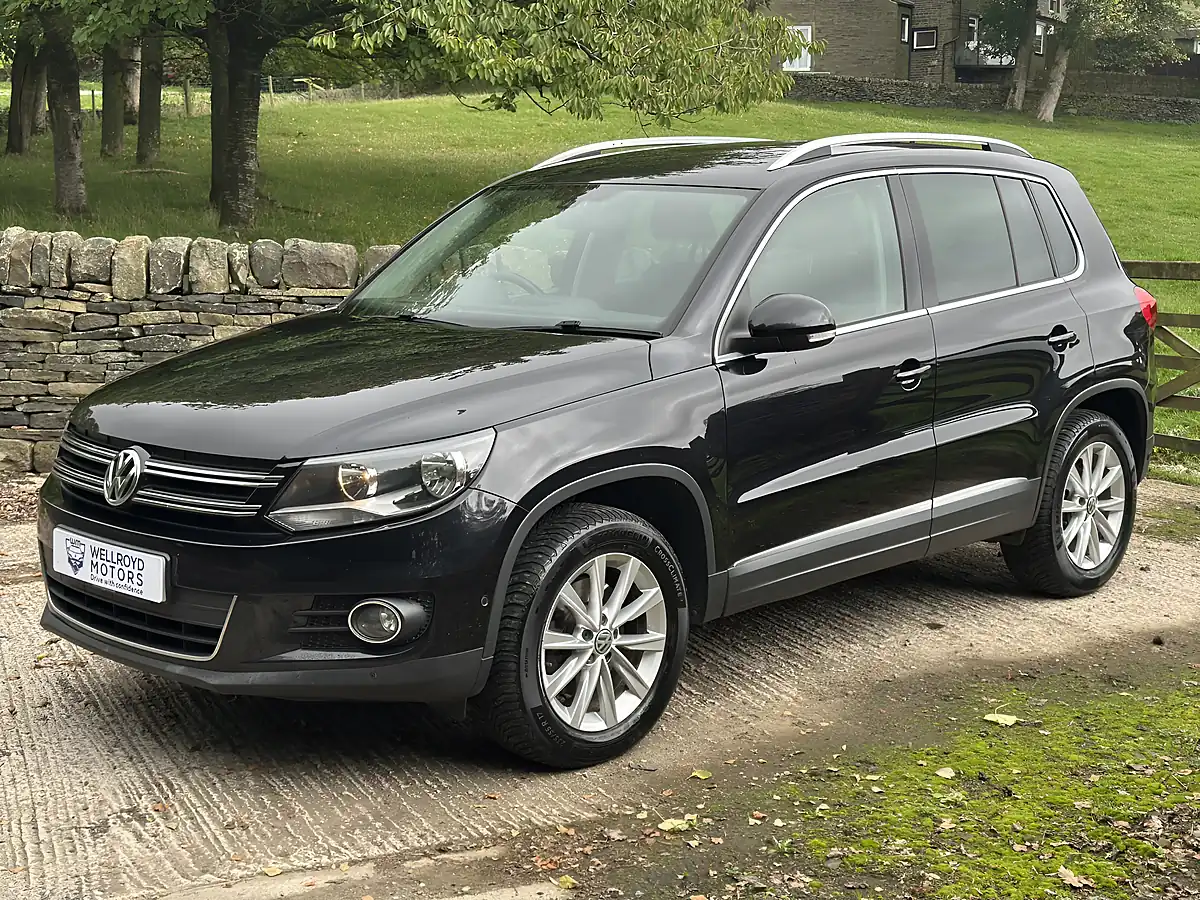 Used 2013 Volkswagen Tiguan Bluemotion Tech Se Black - Interior and Exterior details 2
