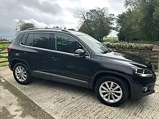Used 2013 Volkswagen Tiguan Bluemotion Tech Se Black - Interior and Exterior details 4