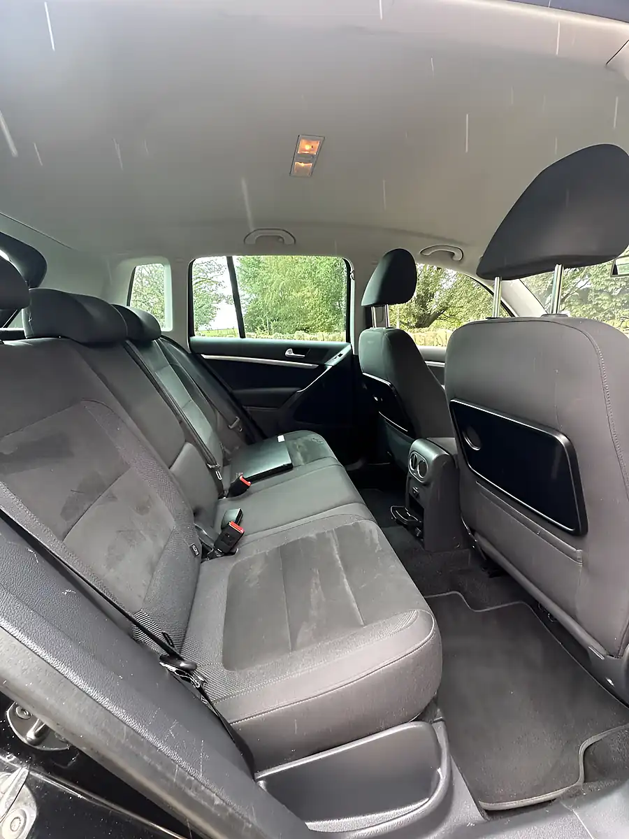 Used 2013 Volkswagen Tiguan Bluemotion Tech Se Black - Interior and Exterior details 8