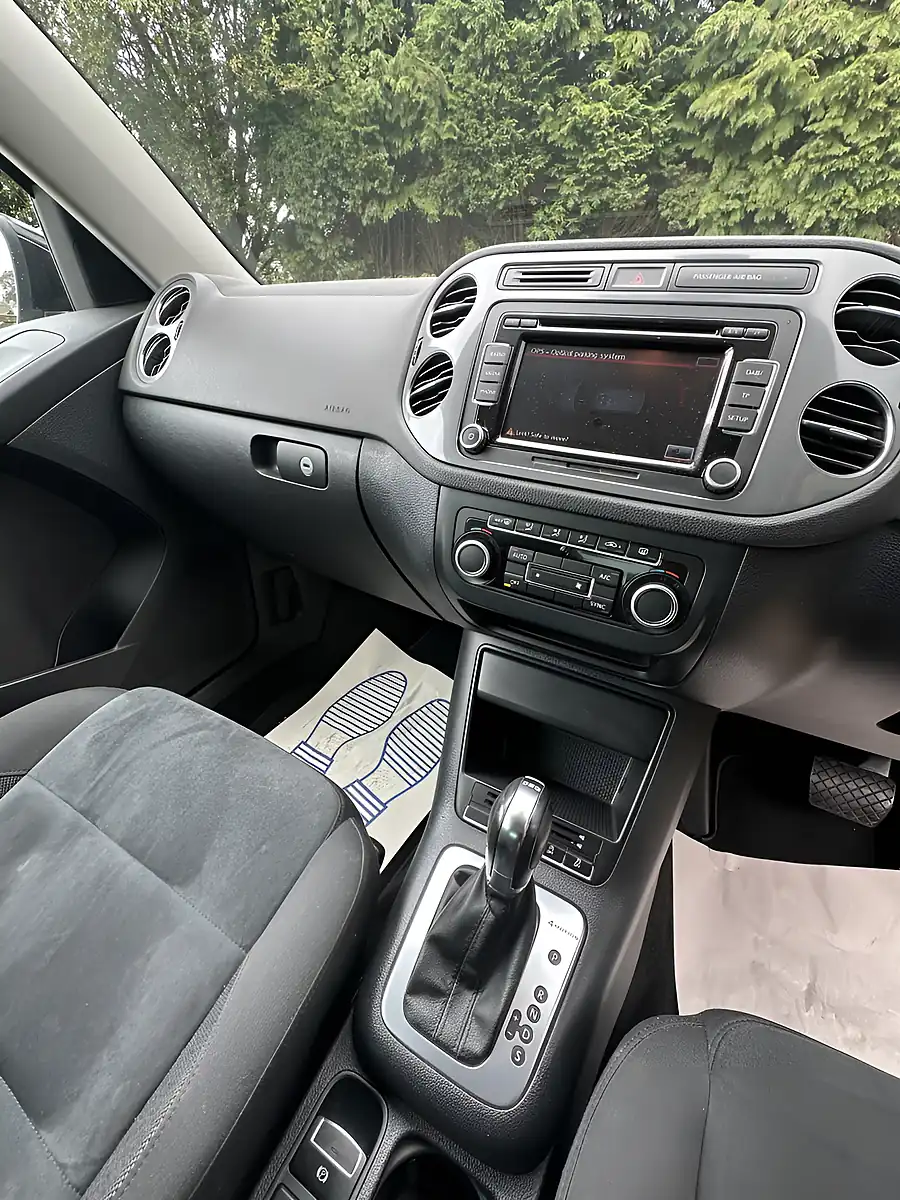 Used 2013 Volkswagen Tiguan Bluemotion Tech Se Black - Interior and Exterior details 9