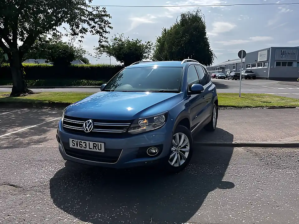 Used 2013 Volkswagen Tiguan Match Blue - Interior and Exterior details 12