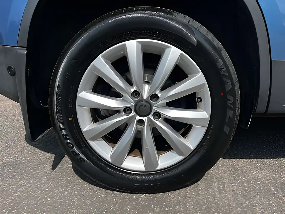 Used 2013 Volkswagen Tiguan Match Blue - Interior and Exterior details 8