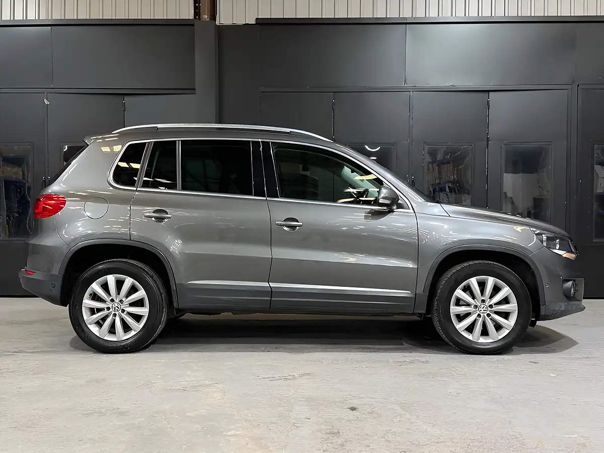 Used 2013 Volkswagen Tiguan Match Grey - Interior and Exterior details 4