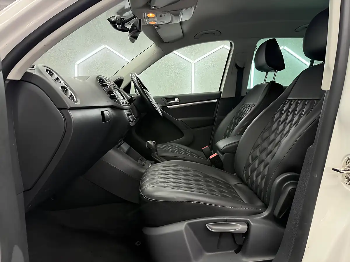 Used 2013 Volkswagen Tiguan Match White - Interior and Exterior details 15