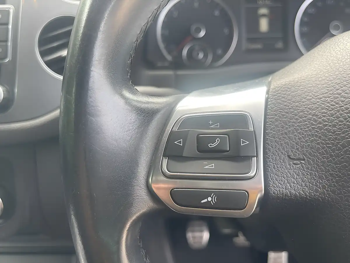 Used 2013 Volkswagen Tiguan R-Line Black - Interior and Exterior details 12