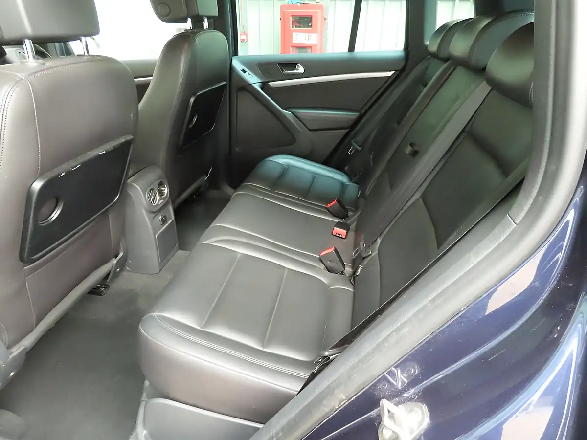 Used 2013 Volkswagen Tiguan R-Line Blue - Interior and Exterior details 8