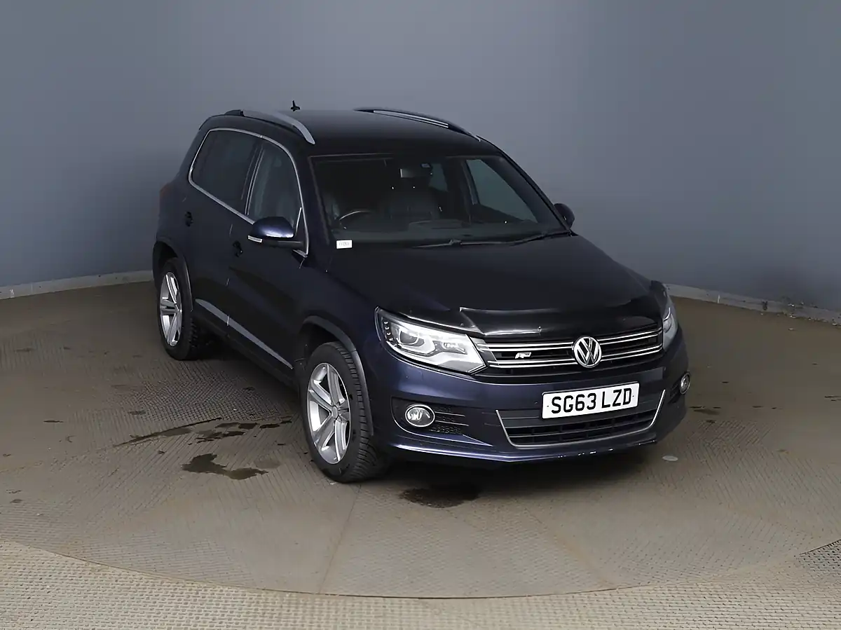 Used 2013 Volkswagen Tiguan R-Line Blue - Interior and Exterior details 9