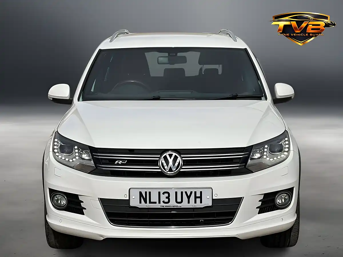 Used 2013 Volkswagen Tiguan R-Line Pure White - Interior and Exterior details 10