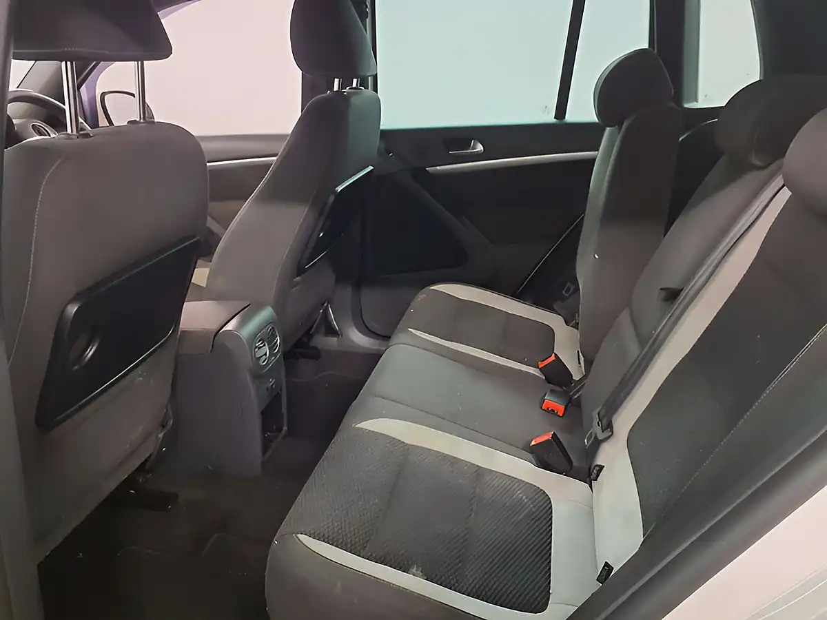 Used 2013 Volkswagen Tiguan R-Line Pure White - Interior and Exterior details 16