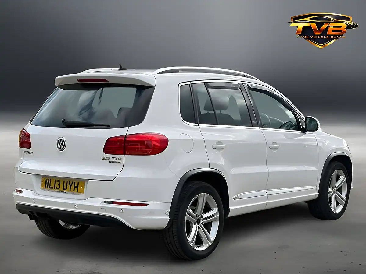 Used 2013 Volkswagen Tiguan R-Line Pure White - Interior and Exterior details 4