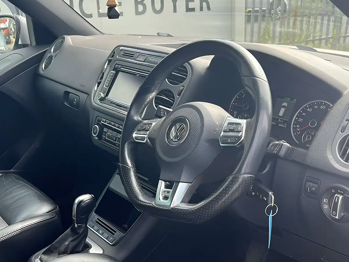 Used 2013 Volkswagen Tiguan R-Line White - Interior and Exterior details 2