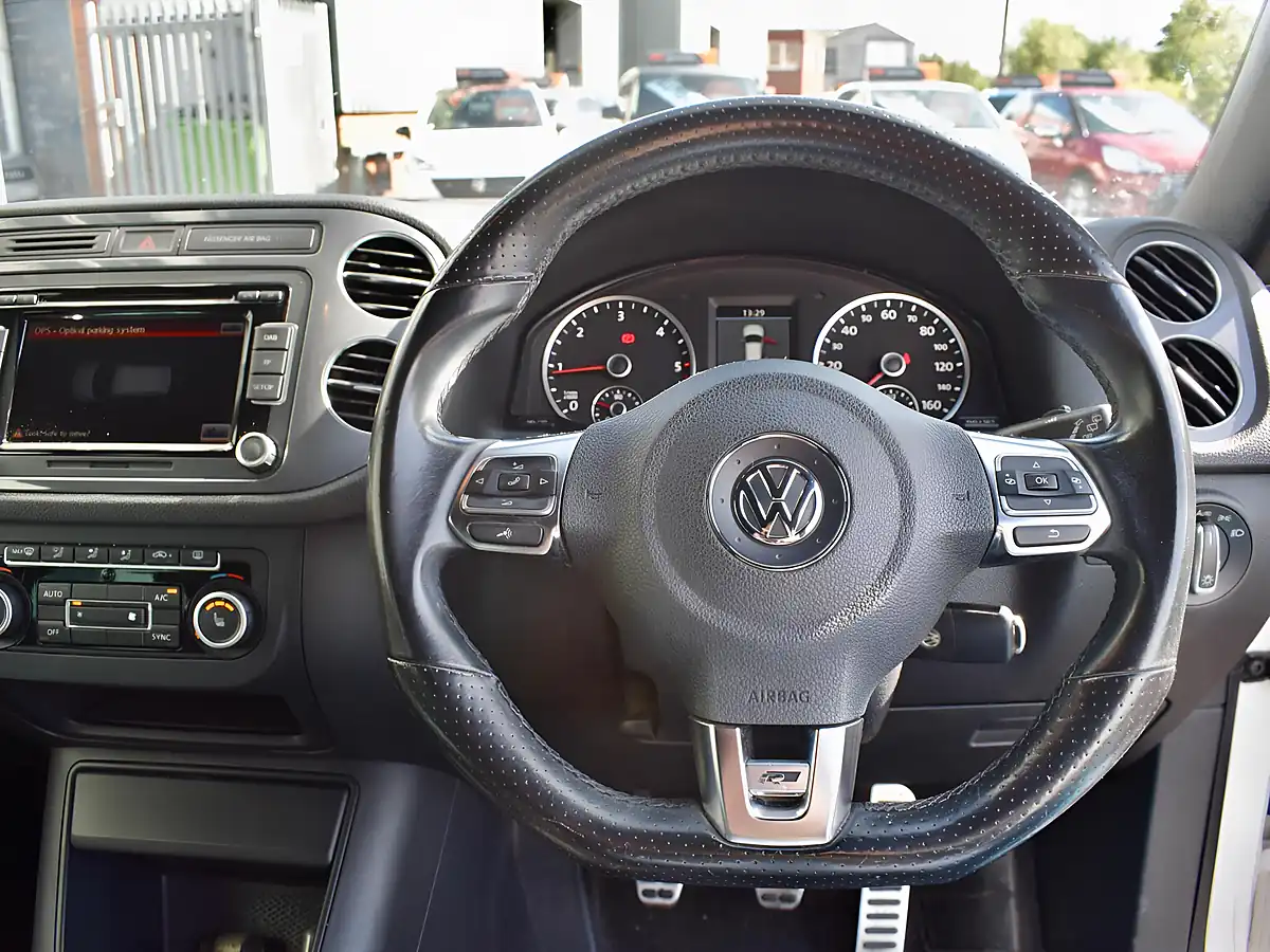 Used 2013 Volkswagen Tiguan R-Line White - Interior and Exterior details 10