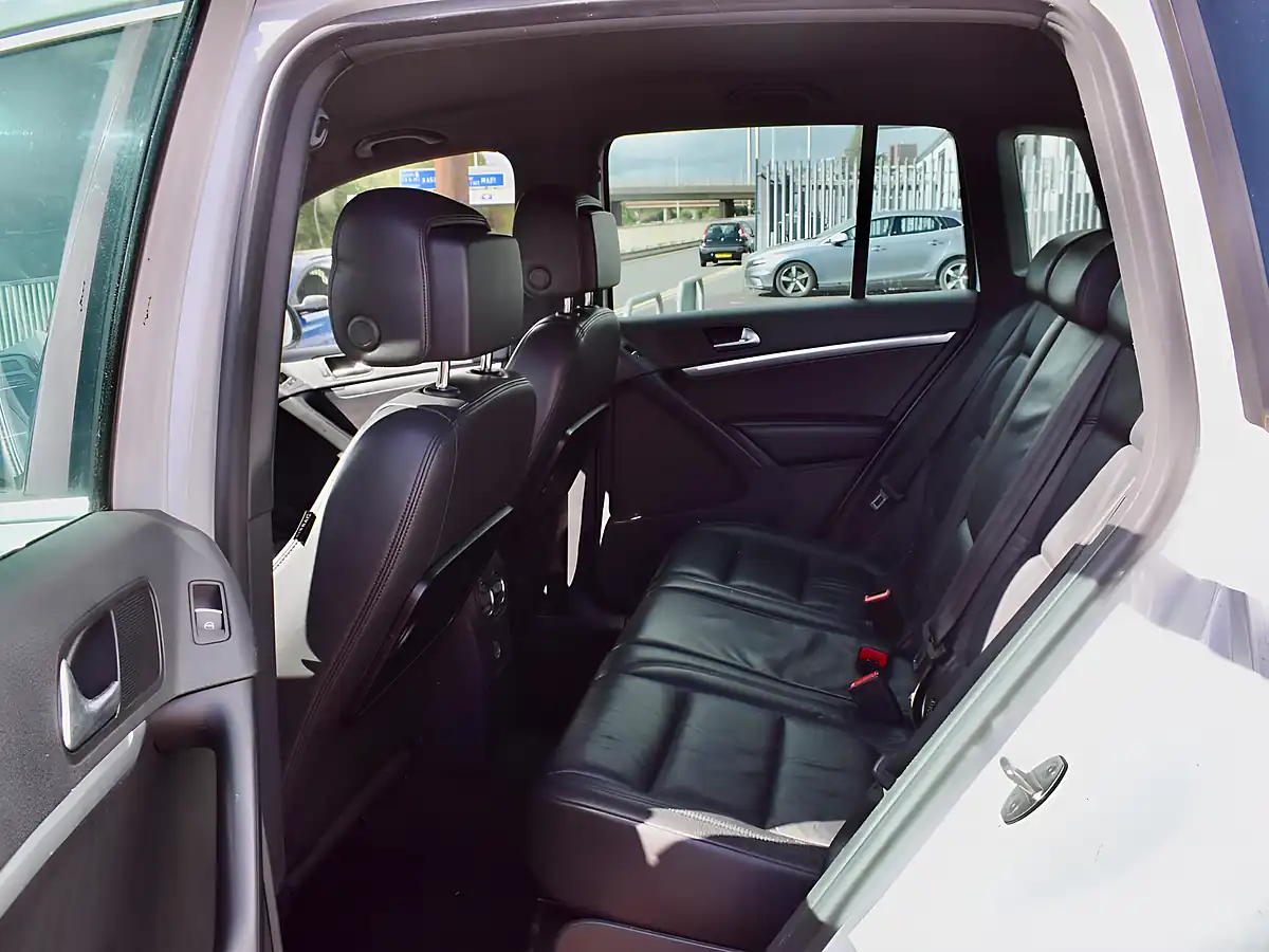 Used 2013 Volkswagen Tiguan R-Line White - Interior and Exterior details 14