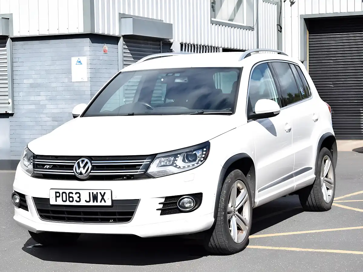 Used 2013 Volkswagen Tiguan R-Line White - Interior and Exterior details 3