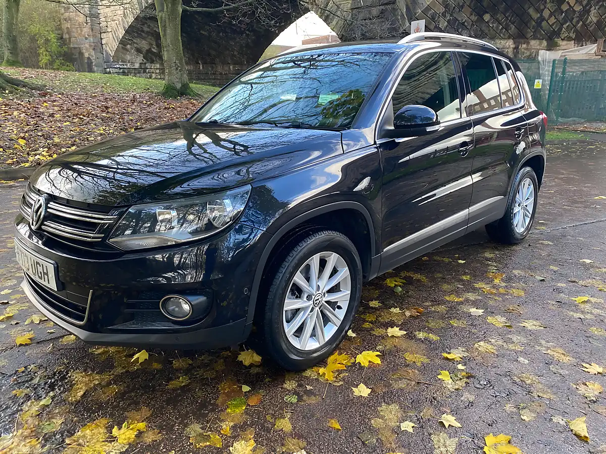 Used 2013 Volkswagen Tiguan Se Black - Interior and Exterior details 10