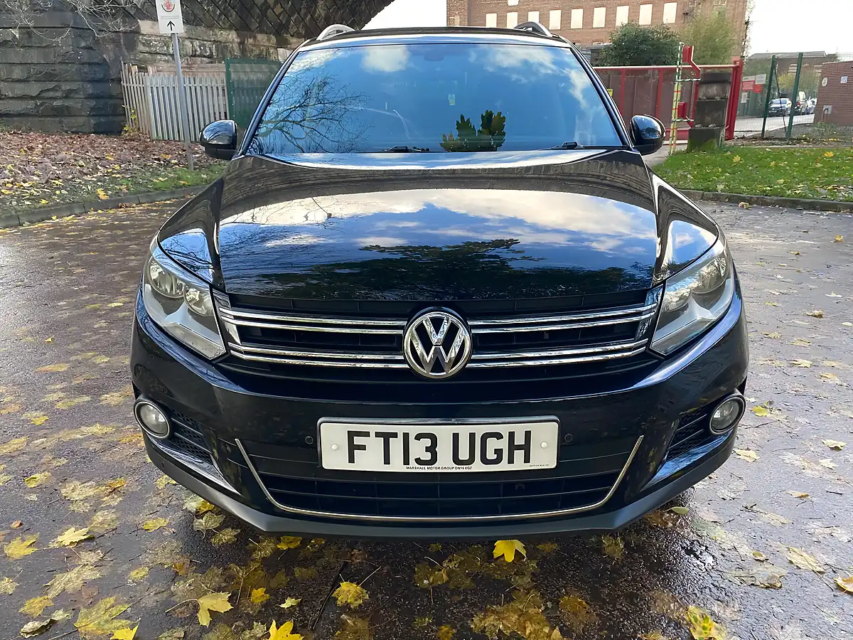 Used 2013 Volkswagen Tiguan Se Black - Interior and Exterior details 11