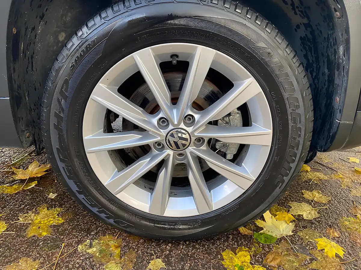 Used 2013 Volkswagen Tiguan Se Black - Interior and Exterior details 12