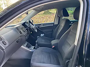 Used 2013 Volkswagen Tiguan Se Black - Interior and Exterior details 18