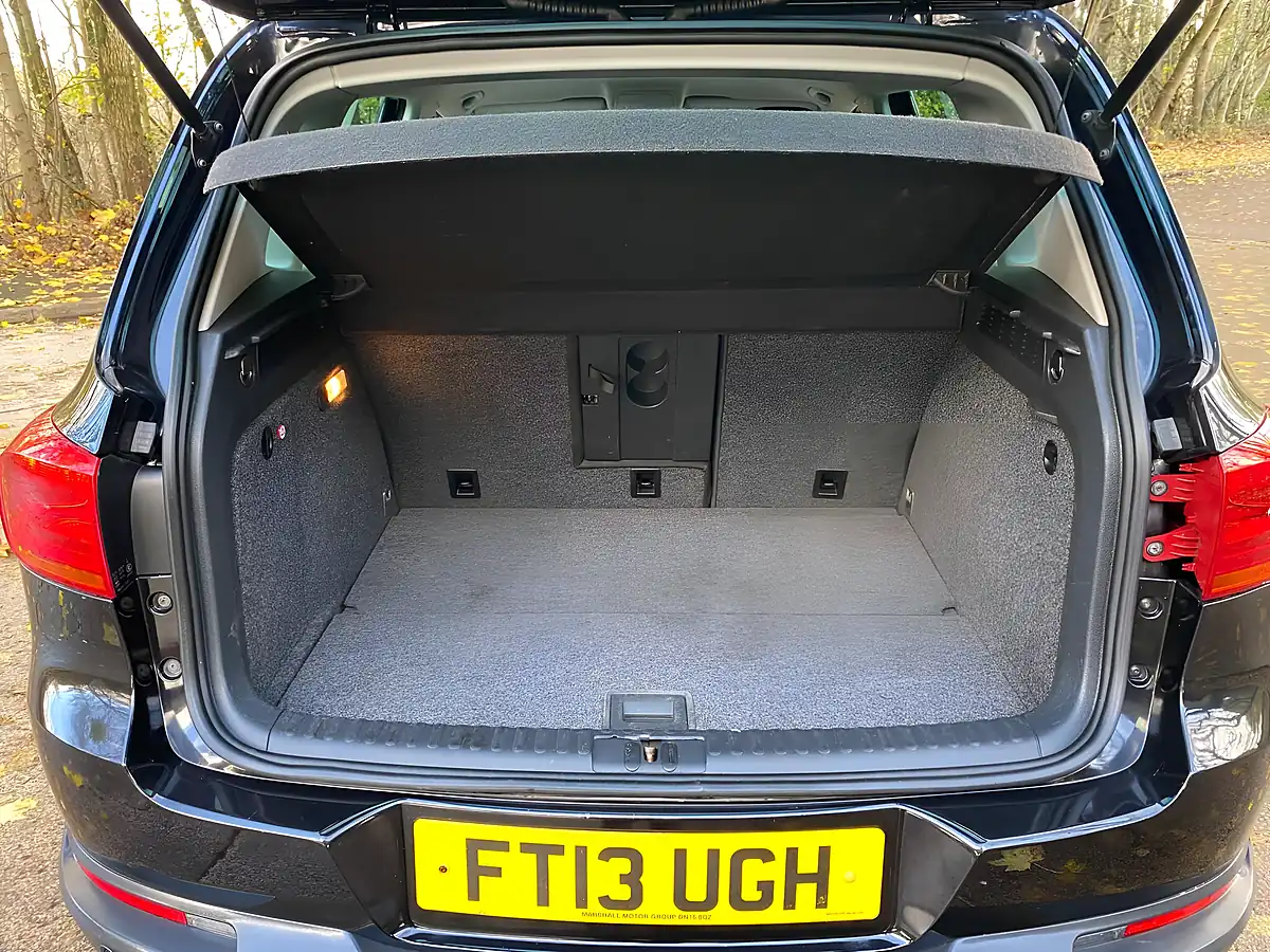 Used 2013 Volkswagen Tiguan Se Black - Interior and Exterior details 20
