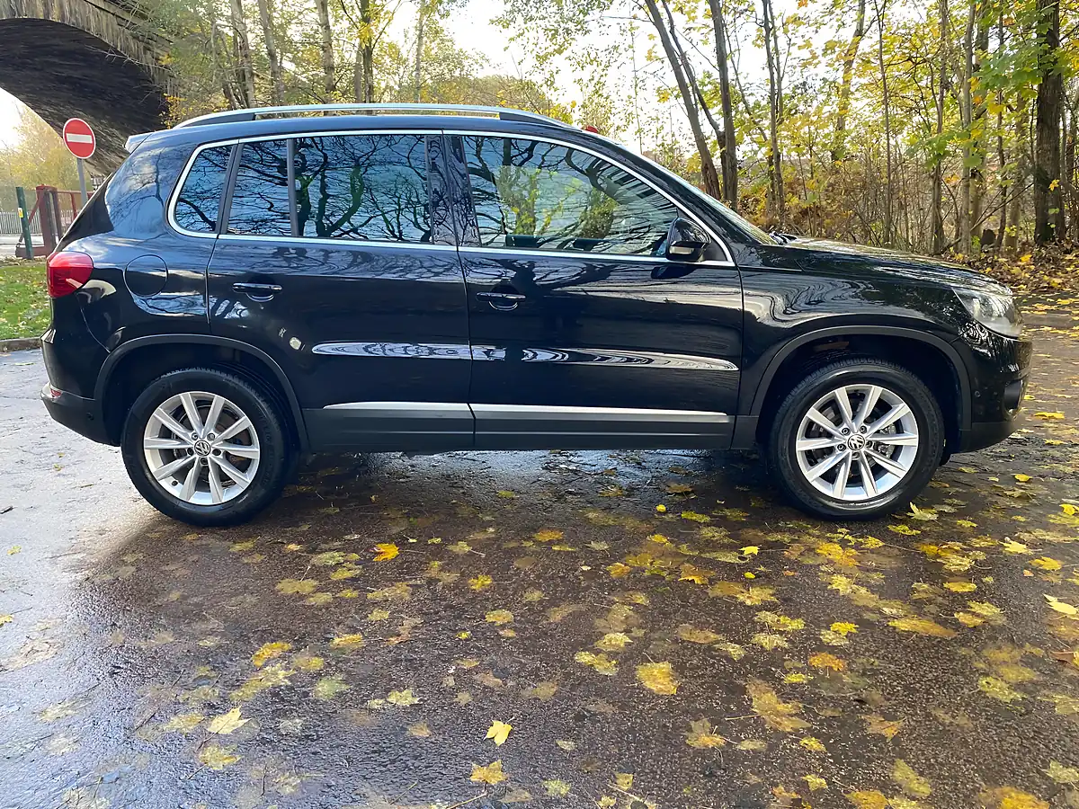 Used 2013 Volkswagen Tiguan Se Black - Interior and Exterior details 3