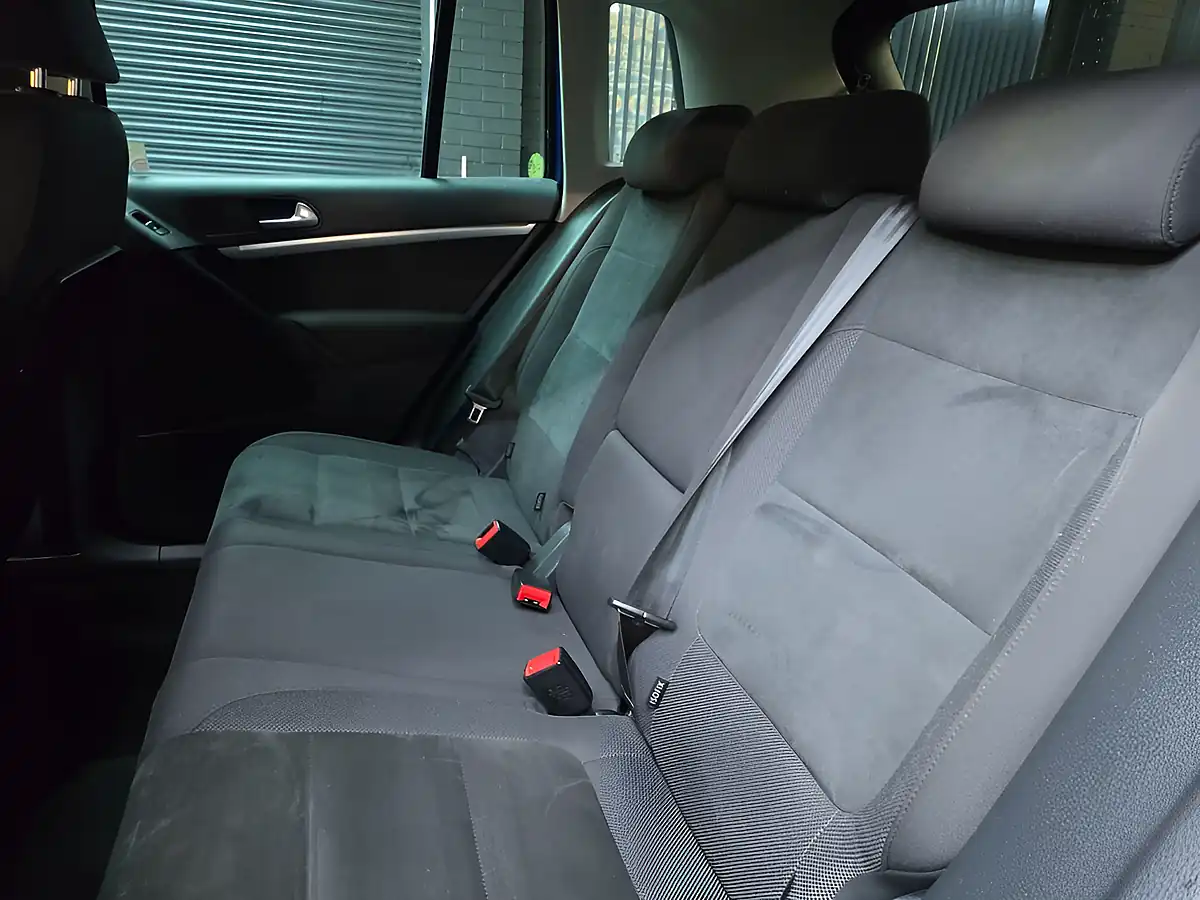 Used 2013 Volkswagen Tiguan Se Blue - Interior and Exterior details 10