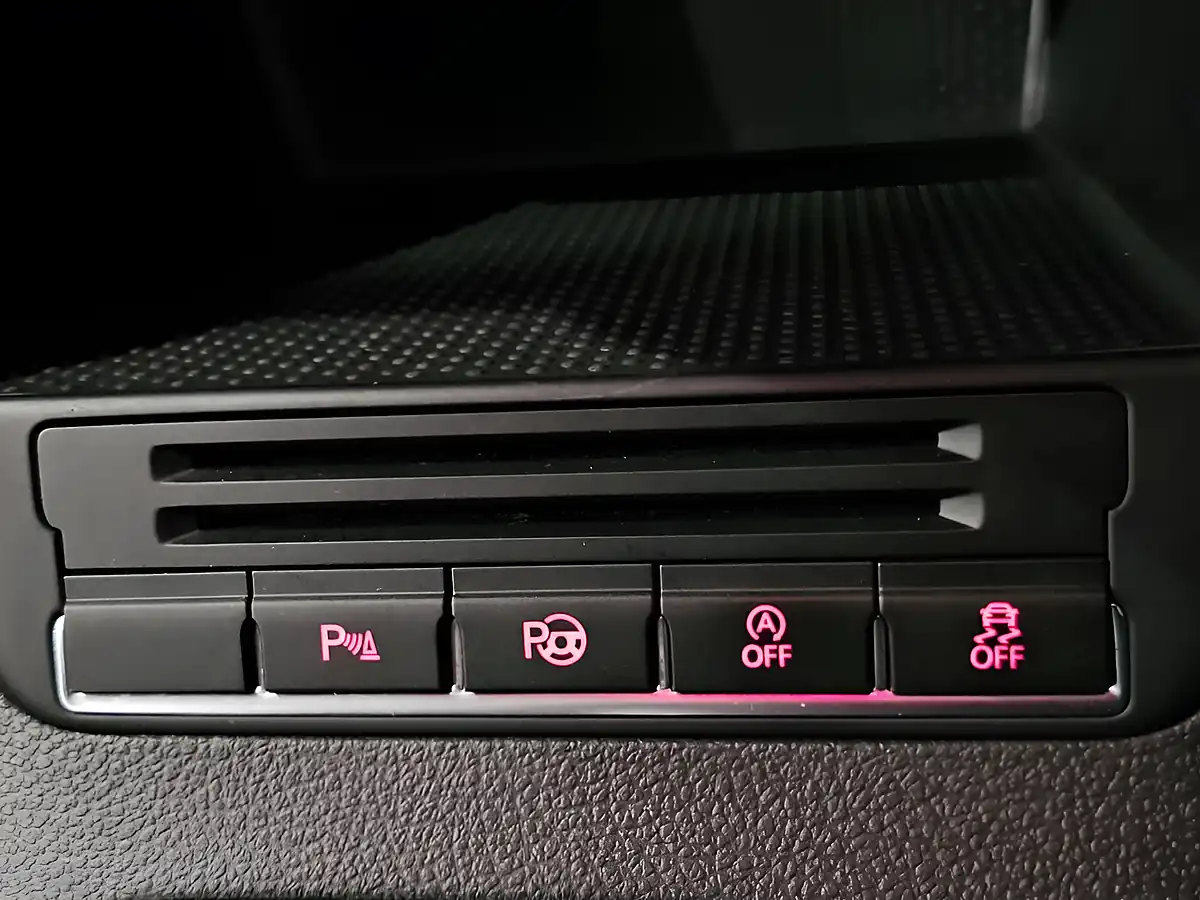 Used 2013 Volkswagen Tiguan Se Bronze - Interior and Exterior details 12