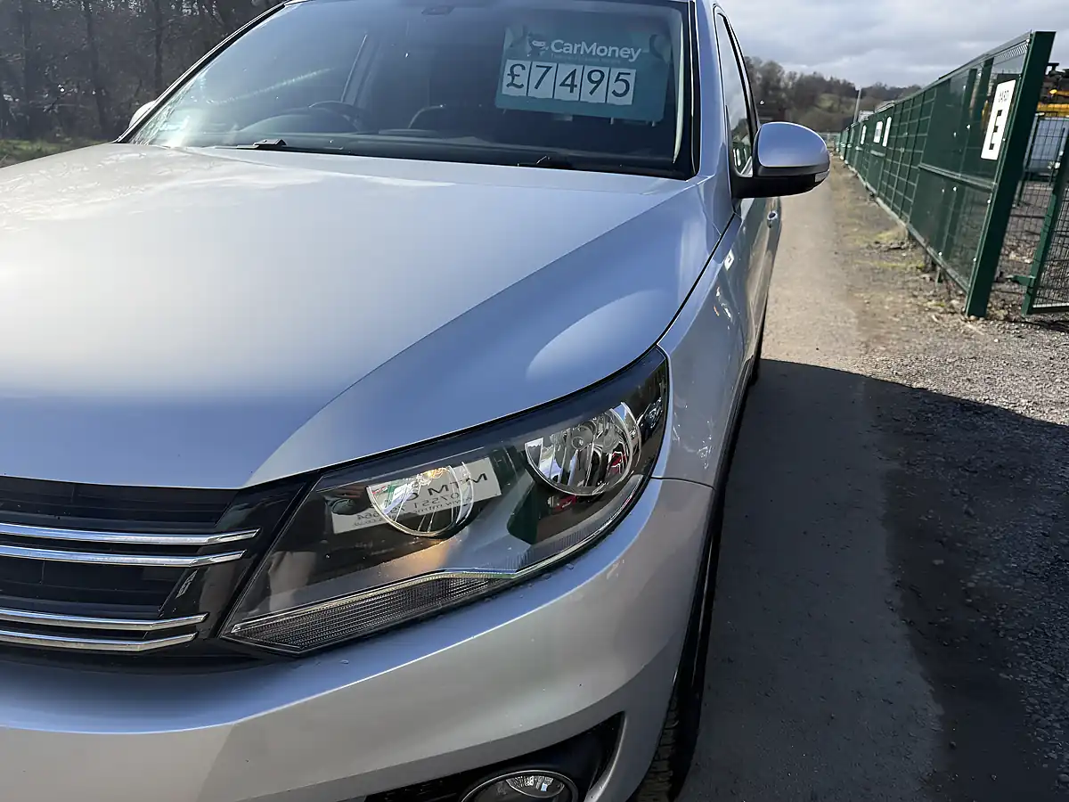 Used 2013 Volkswagen Tiguan Se Silver - Interior and Exterior details 11