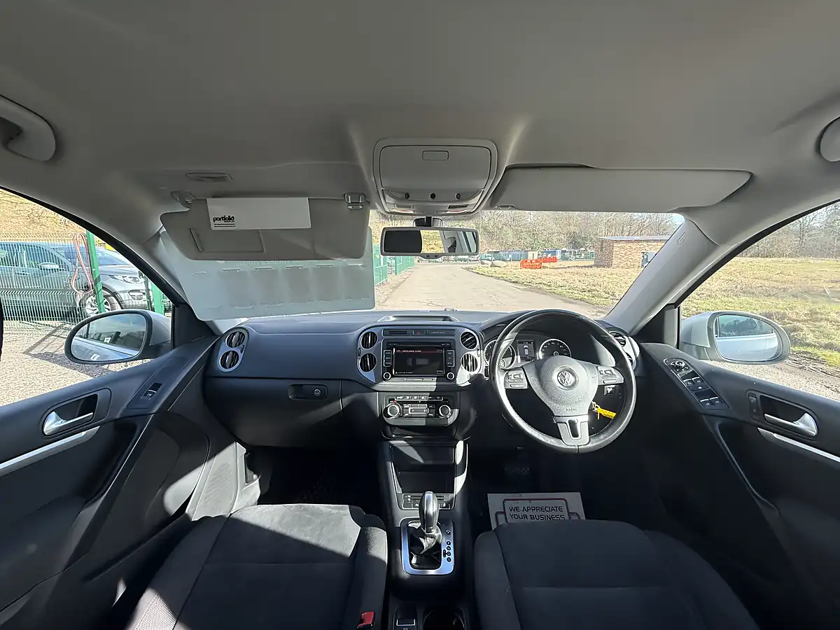 Used 2013 Volkswagen Tiguan Se Silver - Interior and Exterior details 14