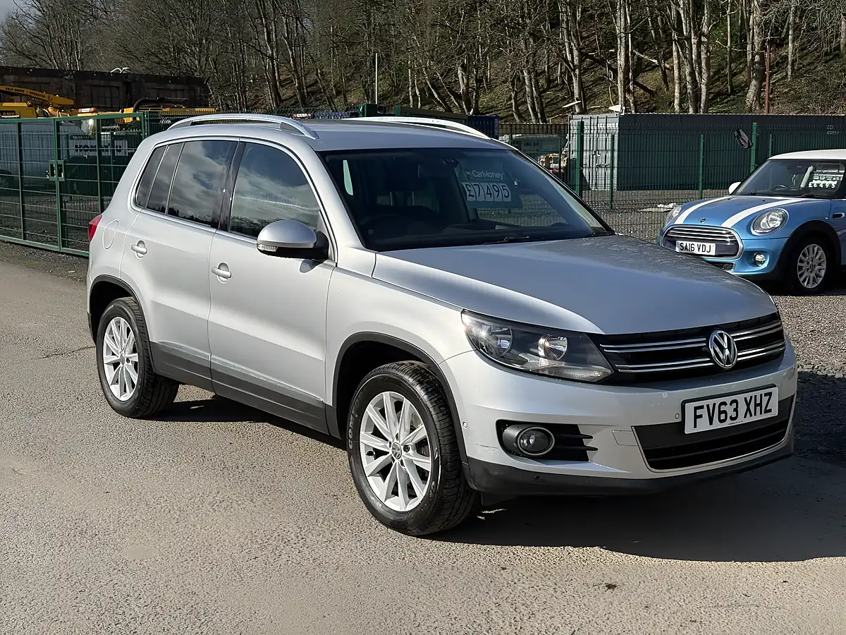Used 2013 Volkswagen Tiguan Se Silver - Interior and Exterior details 3